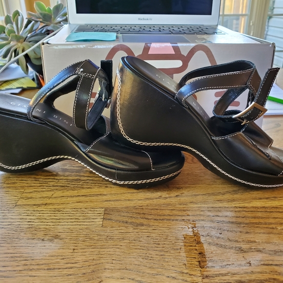 Gianni Bini Black Wedge Sandals - Picture 5 of 14